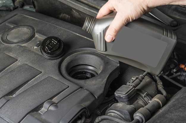 Доступ к фильтру: снимаем защитные накладки и компоненты