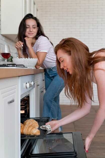 Обезжиривание и очистка рабочей зоны внутри салона