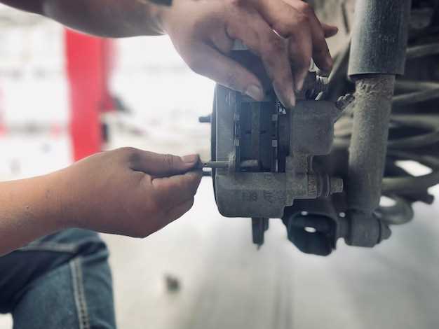 Разборка внешней части привода: отцепление штока и удаление старого ШРУСа