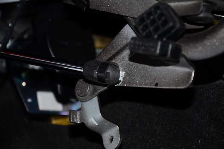 Подготовка инструментов для замены механизма