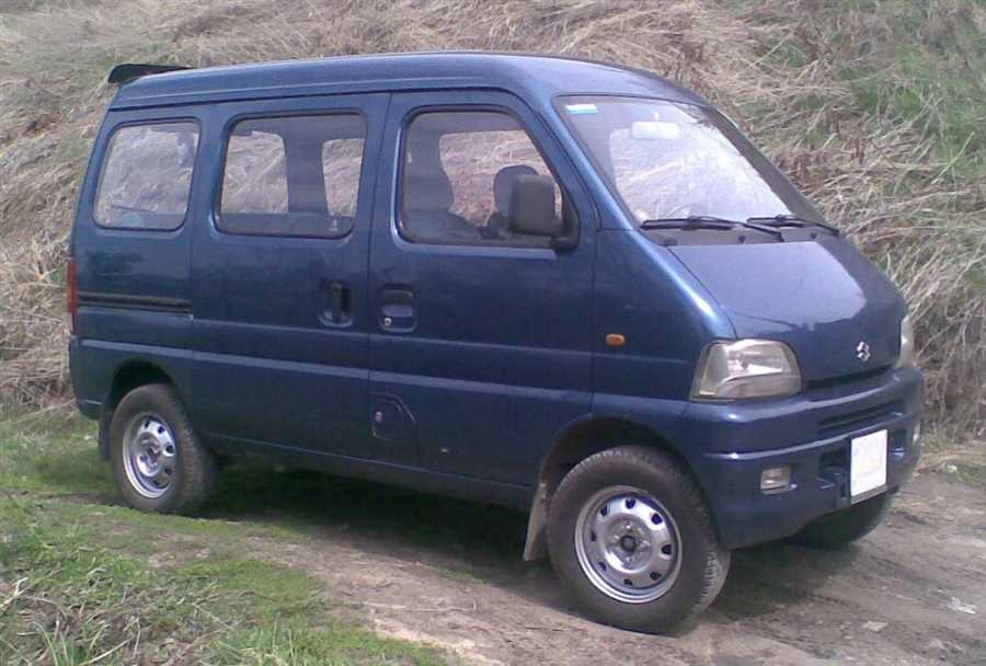 Суперкомпактный микроавтобус Suzuki — максимальный комфорт в миниатюрном формате